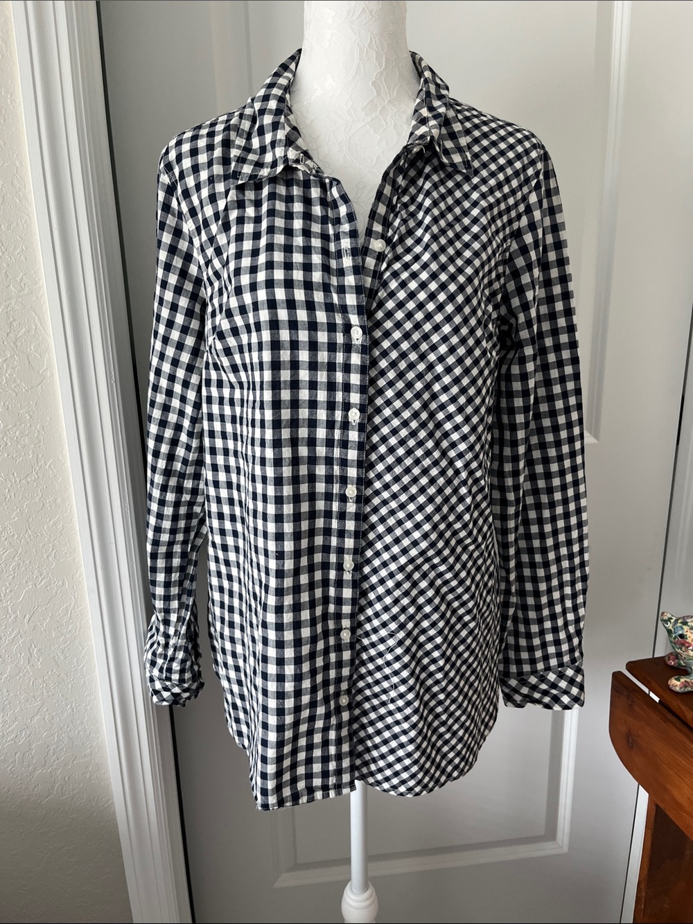 crown & ivy Navy  and White Boyfriend Style Gingham Shirt Collar Detail SZ L
